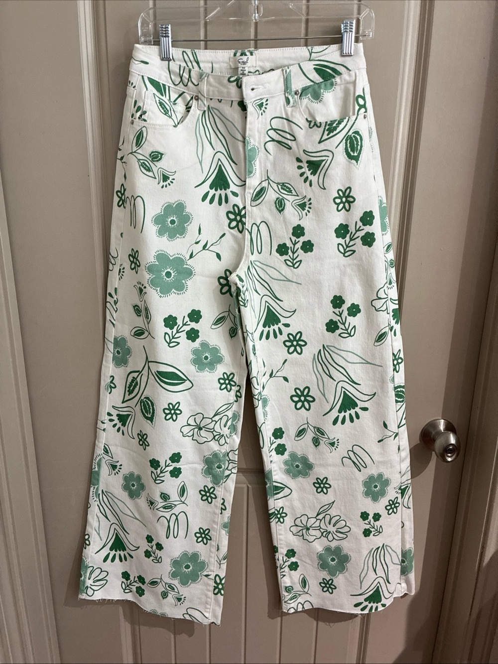 Wide-Leg Floral Print Jeans in White & Green